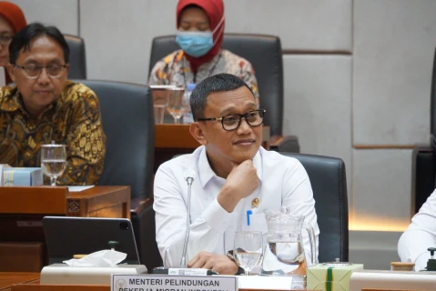 Arahan Efisiensi Anggaran: Karding Pastikan Pelayanan dan Pelindungan PMI Jalan Harus Terus!